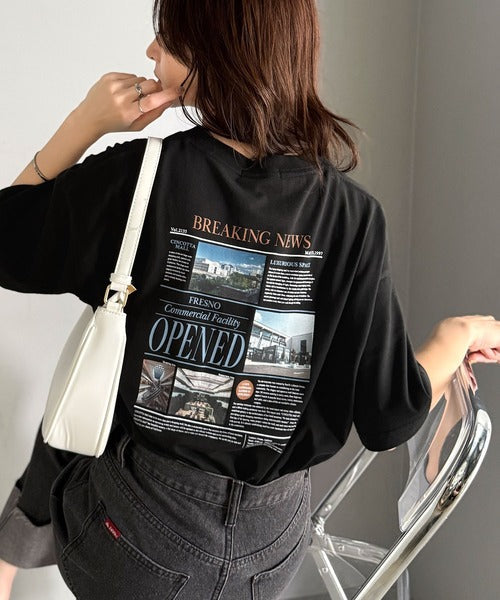 纏うだけで、洒落感アップデート◎綿100％ニュースペーパーロゴプリントオーバーサイズTシャツ ce1330046