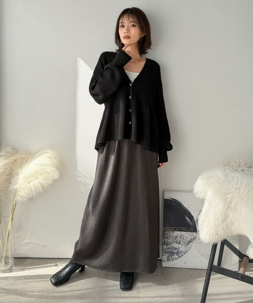 【Classical Evon】ペプラムで叶える、大人の華やぎ。ワッフル編み切り替えペプラムニットカーディガン（長袖） ev1420003