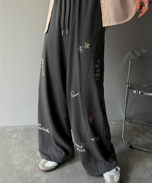 今季のイチオシ！ランダム刺繍裏毛スウェットワイドパンツ ce1260423