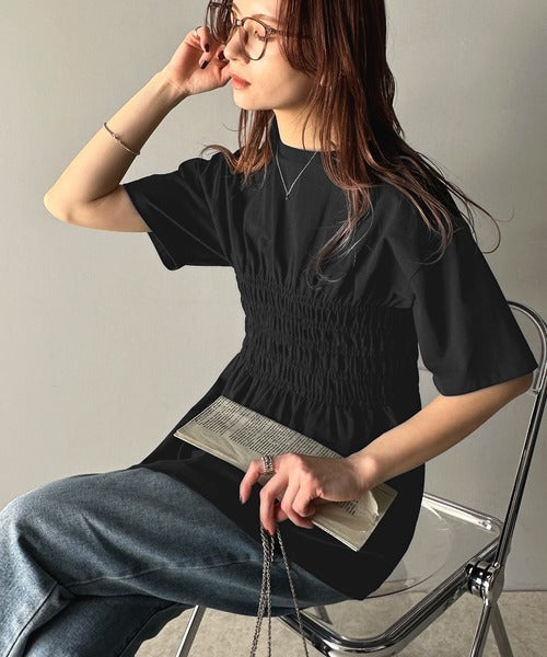 ふわっと広がるAラインで魅せる。シャーリングデザインTシャツ（半袖） ce1050298