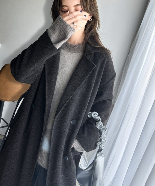 洗練された秋冬スタイルを彩る。フェイクウールベルト付きダブルチェスターコート（ロング丈） ce1010355