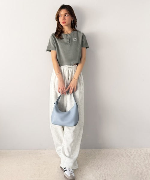 【mily bilet】シンプルを可愛く、今っぽく♪ロゴ刺繍ヘンリーネッククロップドテレコリブ半袖カットソー（ショート丈） mi0789014