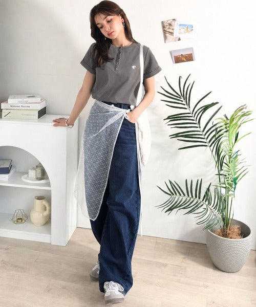 すっきり華奢魅せ。袖ロールアップ胸刺繍入りヘンリーネックリブTシャツ (半袖) ce1410009