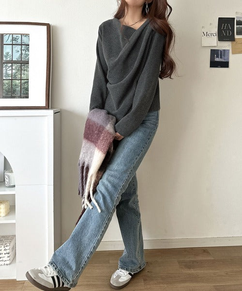 しなやかな落ち感、一枚で上品に印象付く。カシミヤタッチドレープニット(長袖) ce1420010