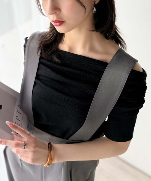 視線を奪う、美デコルテ。華奢見えを叶える、絶妙ドレープが◎ タイ付き五分袖オフショルトップス ce1240086
