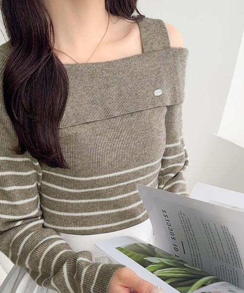 【mily bilet】抜け感たっぷり大人の肌見せ。ワンオフショルアクセントボタンボーダーニット(長袖) mi1259019