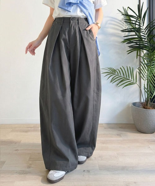 旬なワイドシルエットが目を惹く１着♪タックバレルレッグパンツ ce1265082