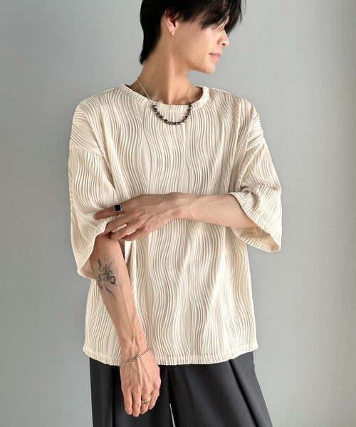 涼しくキマる、大人のリラックス。オーバーサイズウェーブ柄ジャガード半袖Ｔシャツ（メンズ） cm1010429