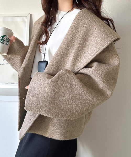 ビッグカラーで小顔見え。ふわっと羽織って、キュンとこなれる。ビッグカラーフェイクウールダブルコート ce1010455