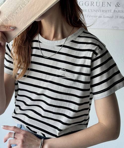 【sustaina+】こなれ感たっぷり。オーガニックコットン100％胸元PAEAN刺繍Tシャツ(半袖) ce1260401