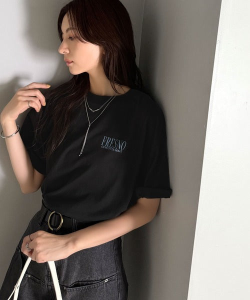纏うだけで、洒落感アップデート◎綿100％ニュースペーパーロゴプリントオーバーサイズTシャツ ce1330046