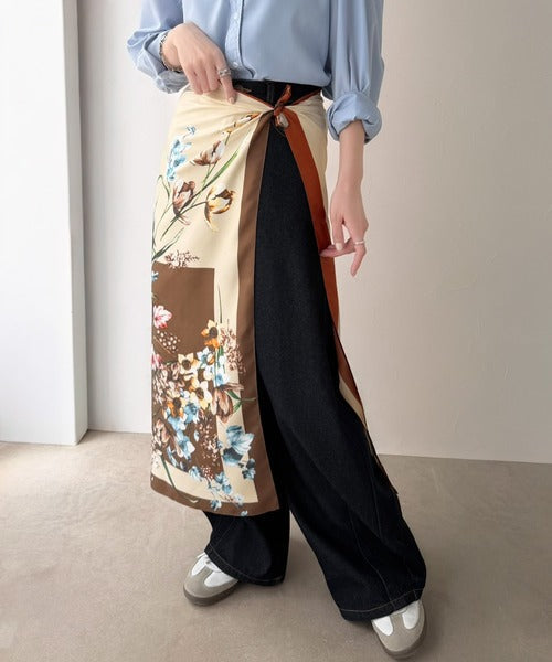 差し色が上品カワイイ♪90cm×90cmパネル柄シルクライク大判スカーフ ce1240056