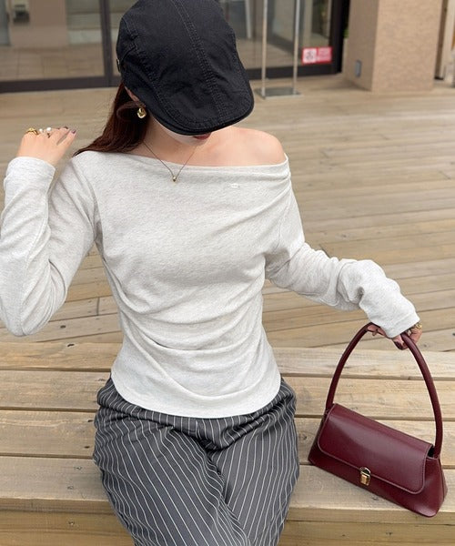 【mily bilet】アシメデザインで美しく。シェルボタン使いドレープカットソー（長袖） mi1329031