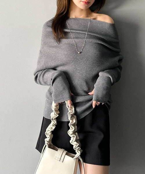 【mily bilet】立体的なシルエットが叶えるデコルテ魅せ♪指穴ドレープ使いファンオフショル２WAYリブニット mi1029137