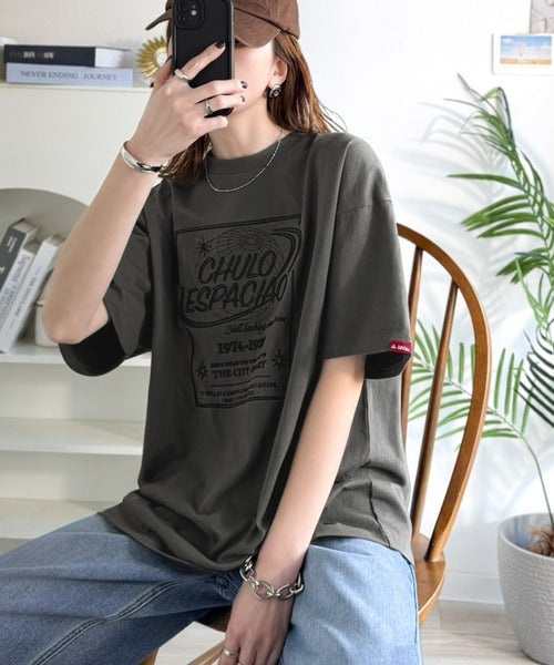 《JaVaジャバコラボ》シンプル派にも推したい！綿100％グラフィック刺繍Tシャツ（半袖） jv1050356