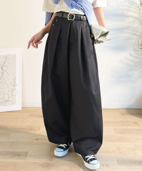 《JaVaジャバコラボ》 トレンド感たっぷりの最旬シルエット。タックバレルレッグパンツ jv1070220