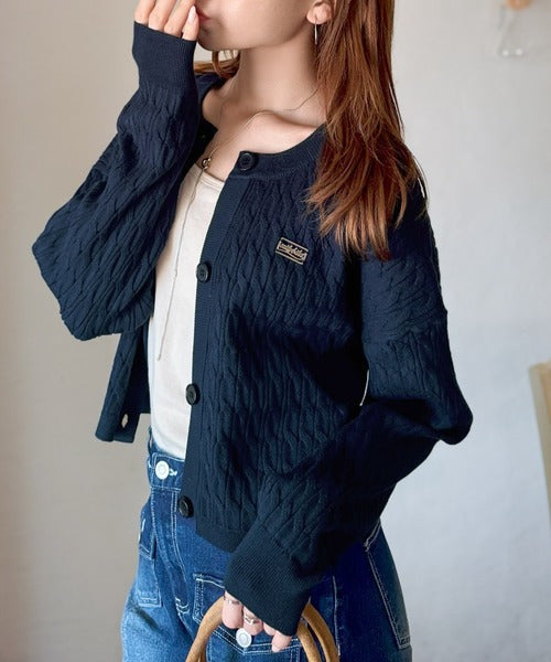 【mily bilet】やわらかな優しさ、漂う気品。前後2wayプレート使いケーブルニットカーディガン（長袖） mi1029140