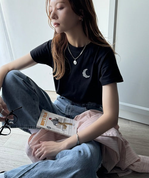 【sustaina+】オーガニックコットン100%。胸元ラメ糸ワンポイント刺繍 無地＆ボーダー柄Tシャツ（半袖） ce1260397