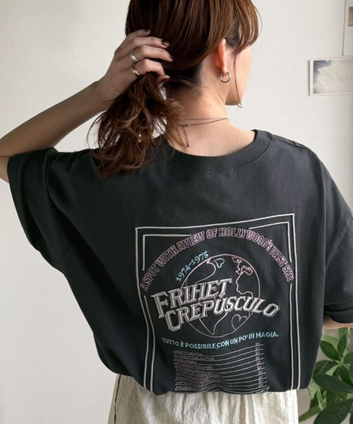 《JaVaジャバコラボ》背中で語る。綿100％バックグラフィック刺繍Tシャツ（半袖） jv1050357