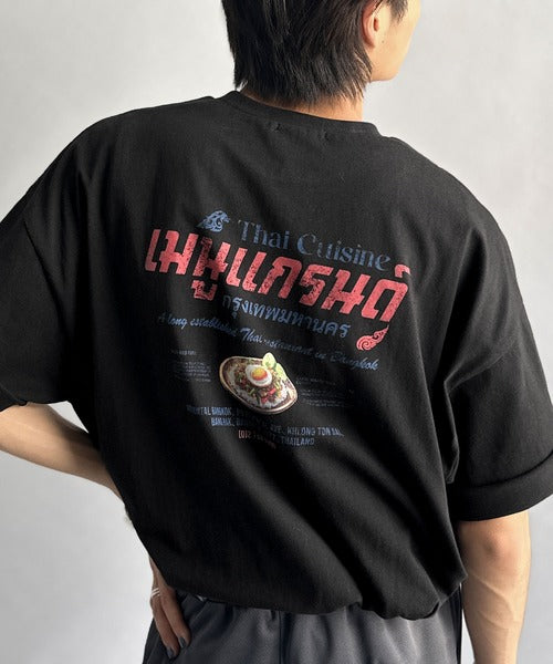 《JaVaジャバコラボ》綿100％お洒落見え確定。タイニーズレストラン風プリント半袖T(オーバーサイズ) jm1029127