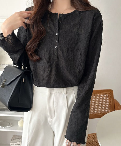 コーデに花を咲かせる♪花柄シアージャガードヘンリーネックフリル使いトップス（長袖） ce1010687