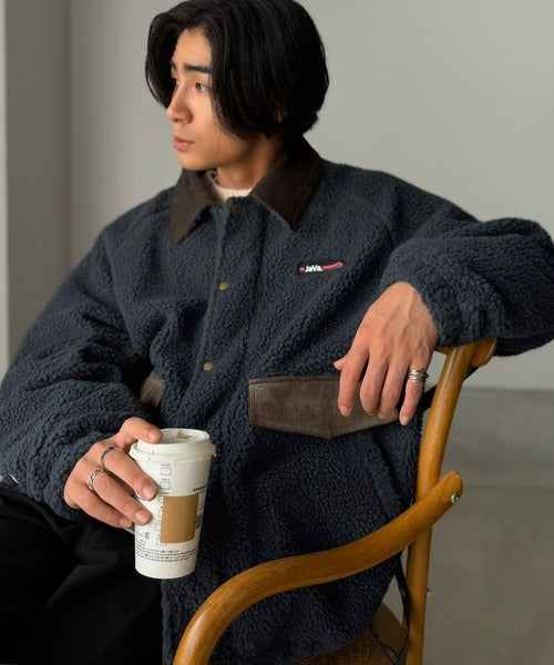 《JaVaジャバコラボ》ただのボアじゃ、物足りない。裾ドローコード付きコーデュロイ襟ハンティングボアアウター（ミドル丈） jo1150098