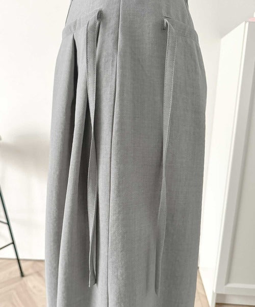 動くたび軽やか上品シルエット。サイドリボン付き3タックハイウエストワイドパンツ ce1015073