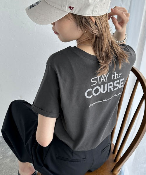 【sustaina+】シンプルなのに格上げ感抜群。オーガニックコットン100%前後2wayロゴ刺繍＆フロッキーTシャツ(半袖) ce1260399