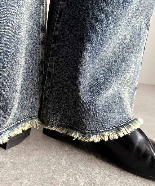 【Classical Origin】「スタイル盛れる。」ブラスト＆裾フリンジ加工ストレッチ素材スリムフレアデニムパンツ／Blasted & Fringed Stretch Slim Flare Denim Pants co0900008