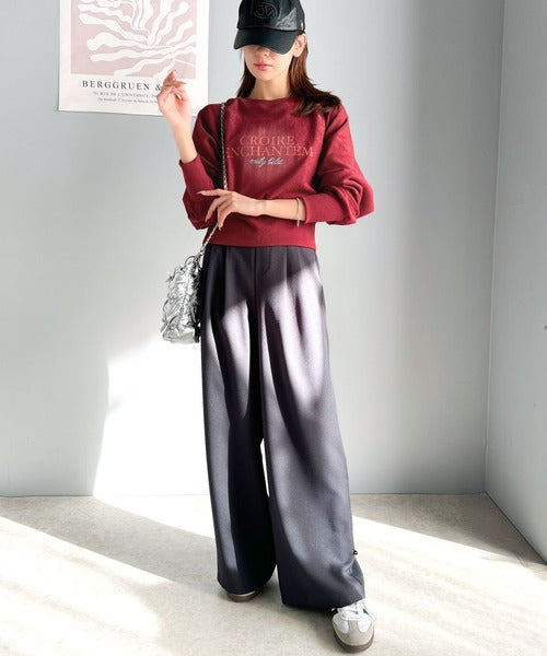 【mily bilet】カジュアルだけどこなれ感たっぷり。ラインストーン＆ぼかしプリント裏毛使いスウェットクロップド丈トップス mi1329014