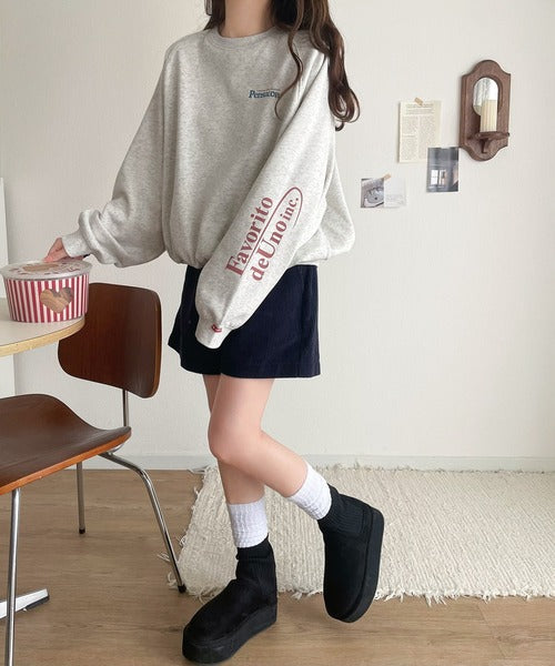 《Javaジャバコラボ》抜け感纏い、センスで遊ぶ。ロゴ袖刺繍＆グラフィック裏起毛プルオーバー jv1050328