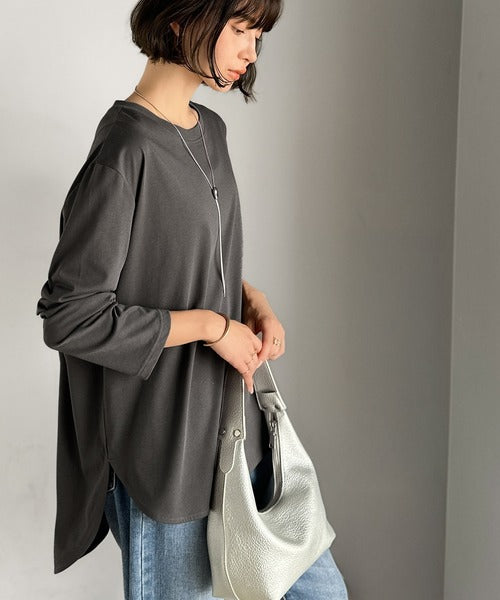 品よく、楽ちん。大人の余裕が漂う。シルケット素材 レイヤード ラウンドヘム 長袖 ロンTEE ce1020296