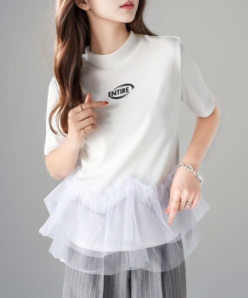 甘さの中にカジュアル要素も取り入れた1枚。チュールフリルモックネックTシャツ ce1010304