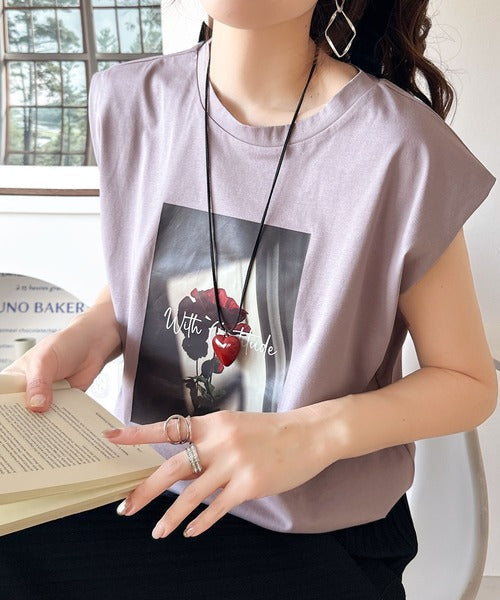 シンプルなのに着映える！お花フォトプリントシルケット加工フレンチスリーブTシャツ ce1020197