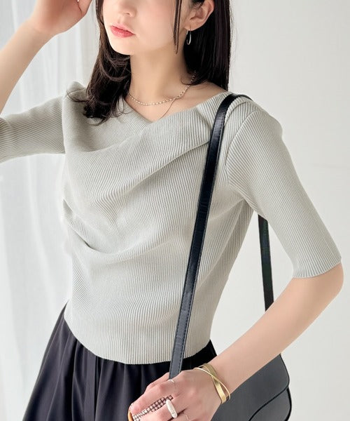 1枚で雰囲気美人。暑い日も、やっぱり上品でいたい。5分袖ドレープニット（半袖） ce1260474