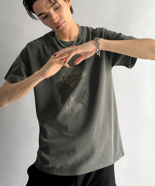 「即トレンド男子。」タイトフィットピグメント加工プリントTシャツ／Tight Fit Pigment-Dyed Print T-Shirt co1010001