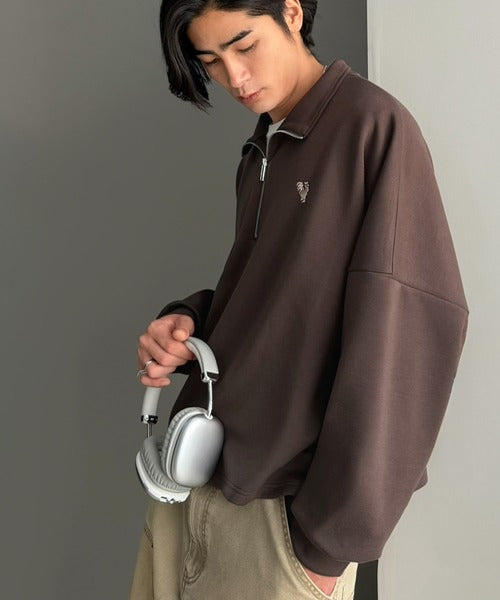 胸刺繍ダンボール素材オーバーサイズショート丈ドルマンスリーブハーフジッププルオーバー（長袖）／Chest Embroidered Double-Knit Oversized Cropped Dolman Sleeve Half-Zip Pullover co1010072