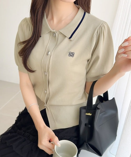 【mily bilet】洗練された大人カジュアル。デザインボタン胸刺繍半袖ニットポロ mi1359015
