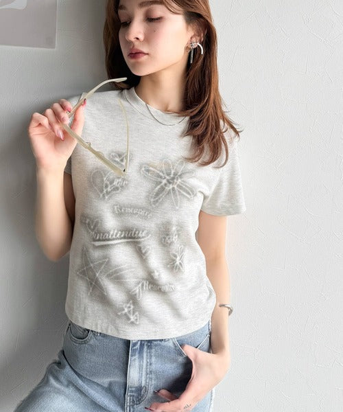 【mily bilet】大人可愛い最旬プリント柄。スプレーライクプリントコンパクトTシャツ（半袖） mi1329024