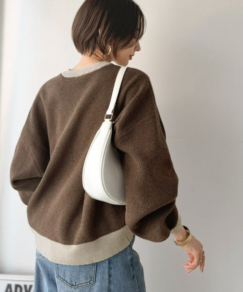 《JaVaジャバコラボ》ふっくら、袖たっぽり。ワッフル編みヘンリーネックオーバーサイズ配色ニット jv1350022