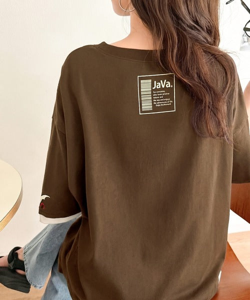 《JaVa ジャバコラボ》1枚でサマ見え。ゆるシルエットに重ね着風がこなれ見え。バックプリント×袖刺繍レイヤード風ドッキングTシャツ（オーバーサイズ） jv1010601
