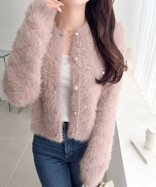【mily bilet】大人可愛い、愛されニット。パール調ボタン使いキルティング風フェザーニットジャケット mi1359067