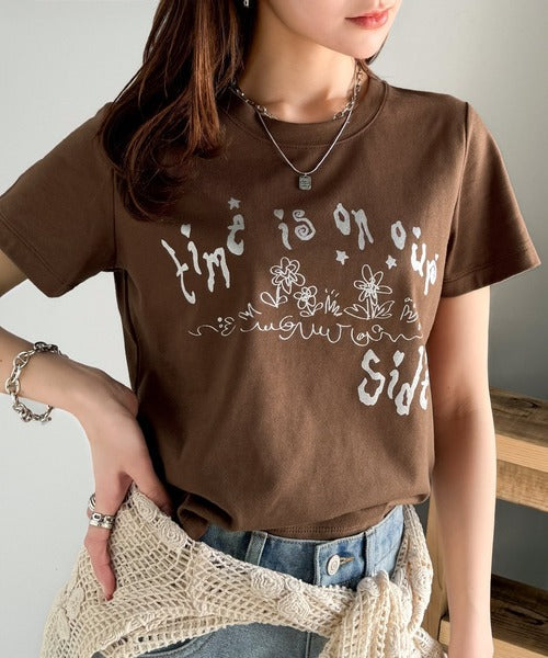 【mily bilet】大人の上品グラフティ。ハンドペイントライクシルバープリントコンパクトTシャツ mi1329023