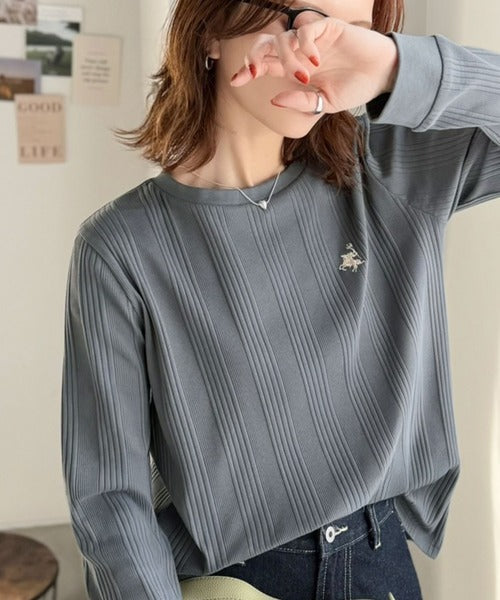 着るだけ、モチベUP！抜群の着回し力で毎日に寄り添う♪オーガニックランダムテレコ胸元刺繍ロンT(長袖) ce1260539