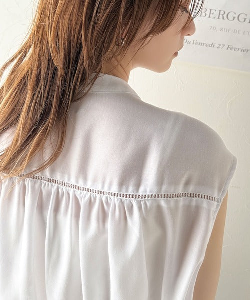 清楚感に大人の甘さをプラス。リボンヘムクロップドギャザーブラウス（ショート丈） ce1070134
