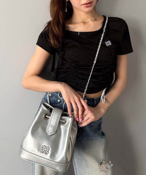 【mily bilet】わがまま叶える、最強おでかけバッグ♪ロゴプレート使いチェーン巾着バッグ mi1179057