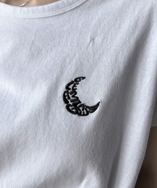 旬のレイヤードスタイルがこれ一着で即完成。ダブルリボン使いキャミ＆ムーン刺繍半袖Tシャツセット ce1265004