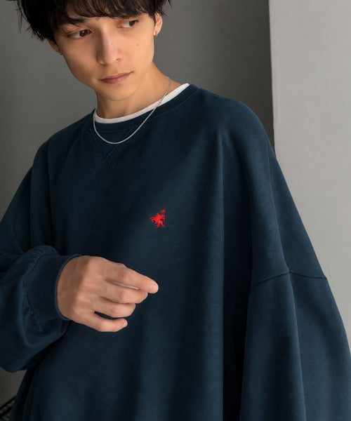 《JaVaジャバコラボ》毎日に、肩の力を抜いた洒落感を。胸刺繍ライトウェイト裏毛ドルマントレーナー jo0780028