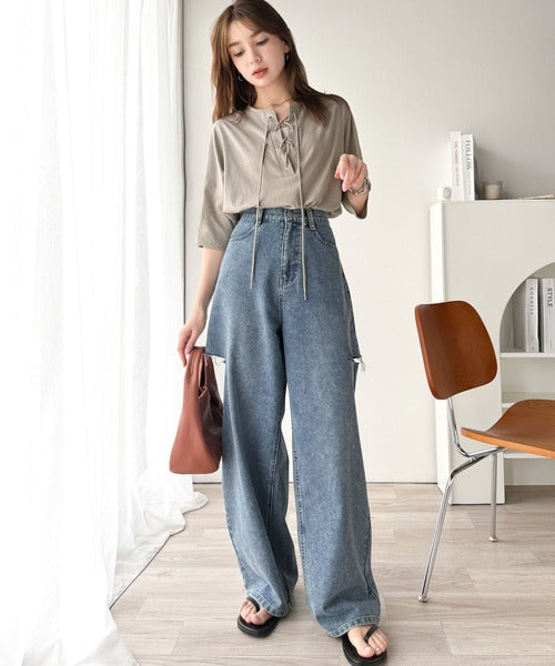 《JaVaジャバコラボ》胸元ひとくせ、抜け感ひとさじ。綿100％ バックロゴプリント 胸元レースアップTシャツ(半袖) jv1260458