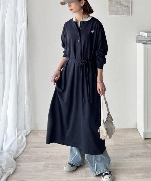 大人リラクシーで抜け感を。胸刺繍配色デザインヘンリーネックロングワンピース（長袖） ce1020323